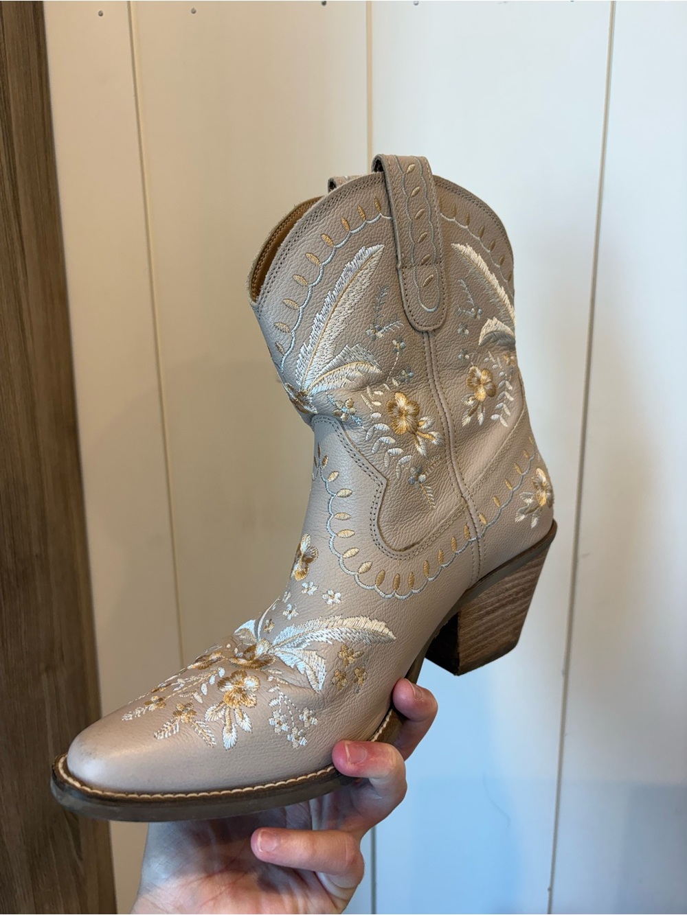 Dingo Primrose Western Booties, snip toe Embroidered Beige and Gold - Picture 7 of 11
